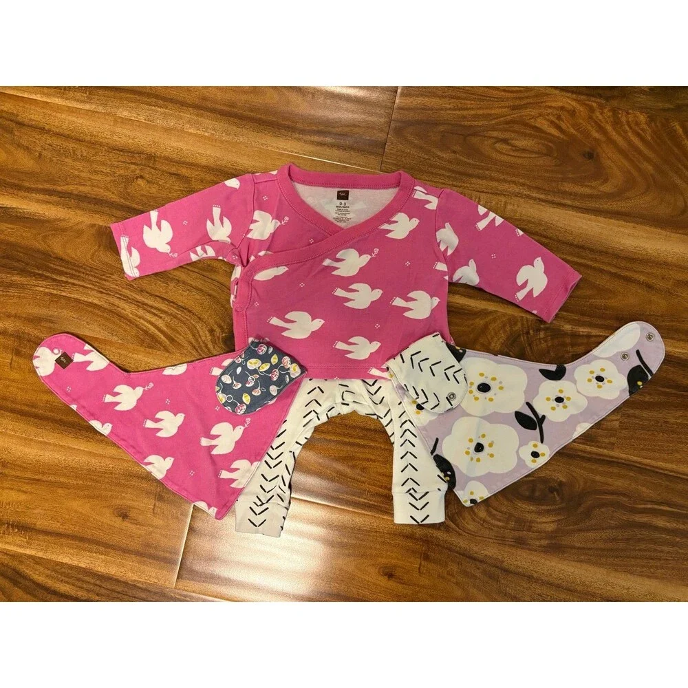 Tea Collection Kimono Set plus Two Bibs, size 0-3 months
